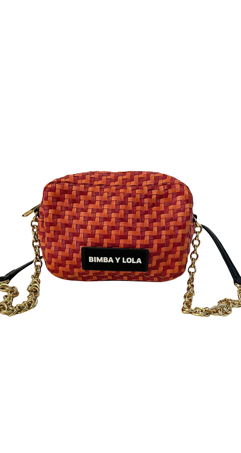 El bolso bandolera trenzado de Bimba y Lola cuesta 68 €