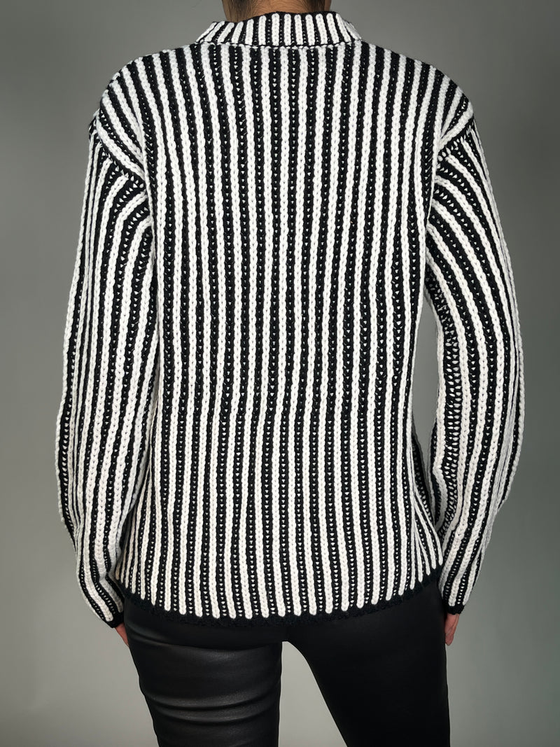 Sweater Blanco y Negro