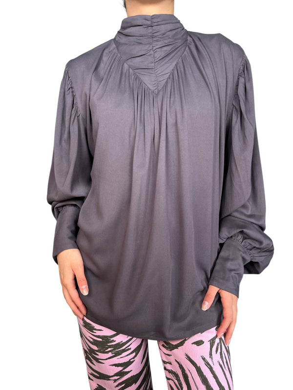 Blusa Cuello Alto Plomo