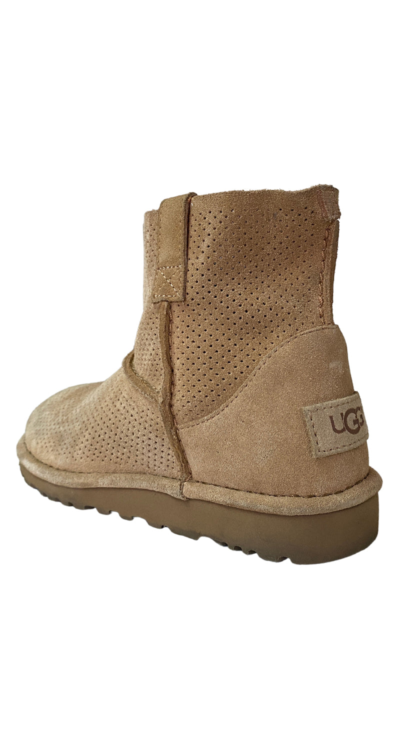 Botas Mini Perforado