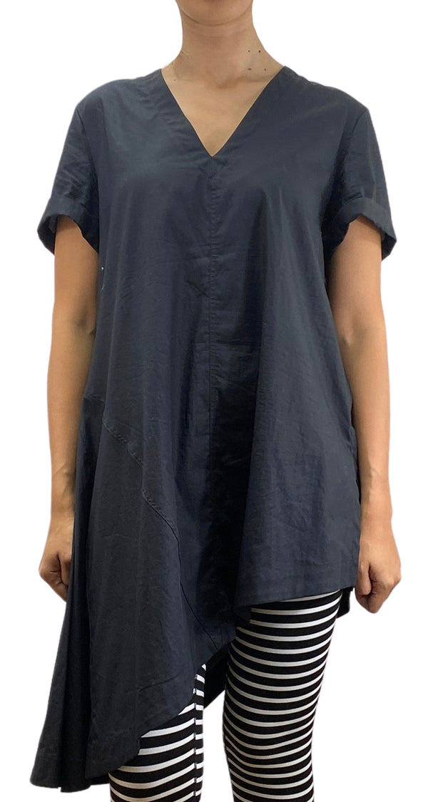 Blusa Negra Asimétrica