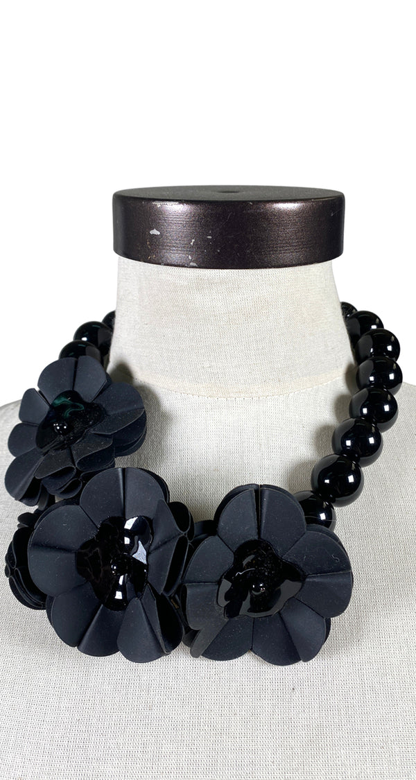 Collar Black Flowers