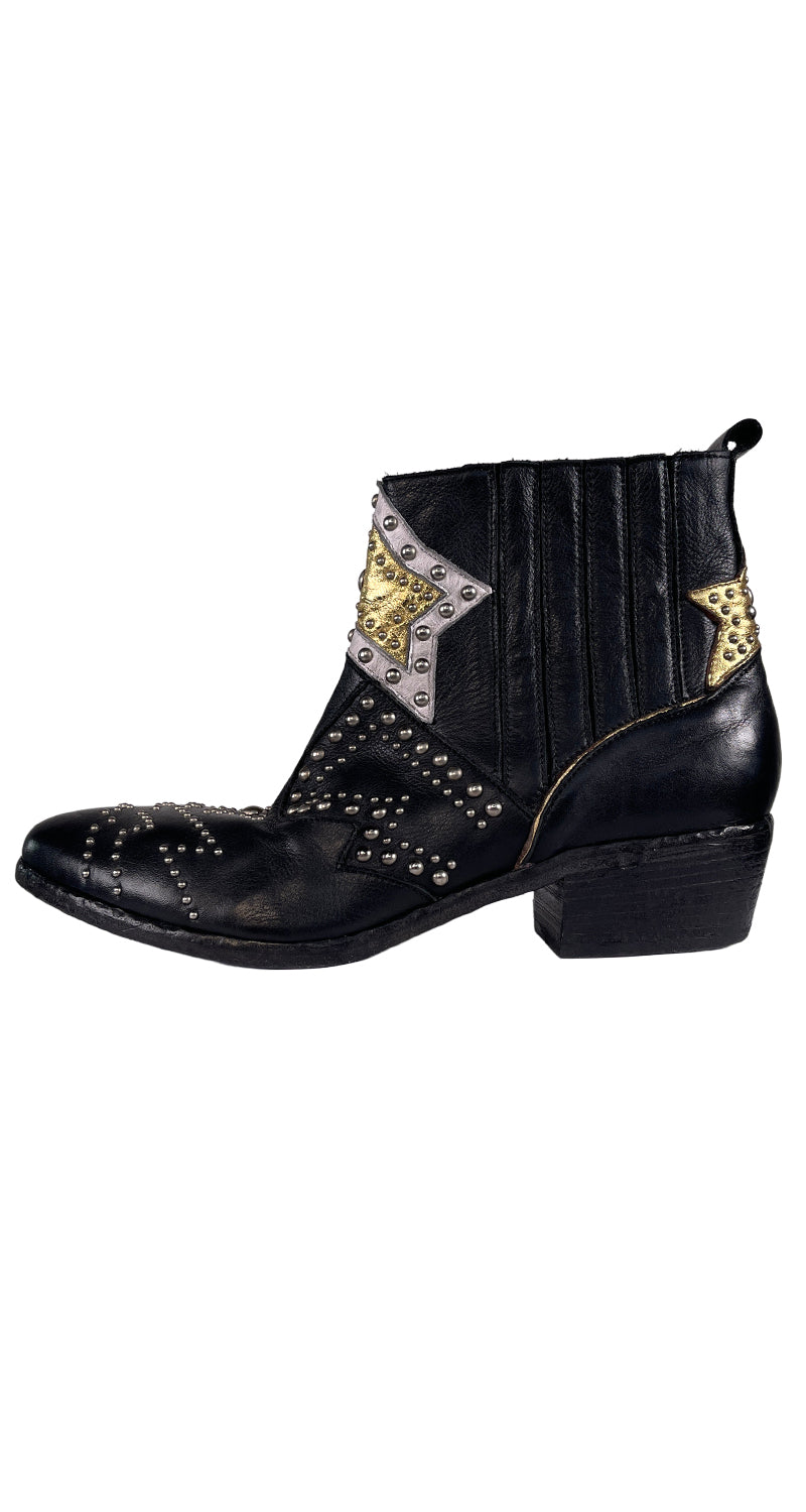 Botines Cuero Stars Tachas Strategia by Magma