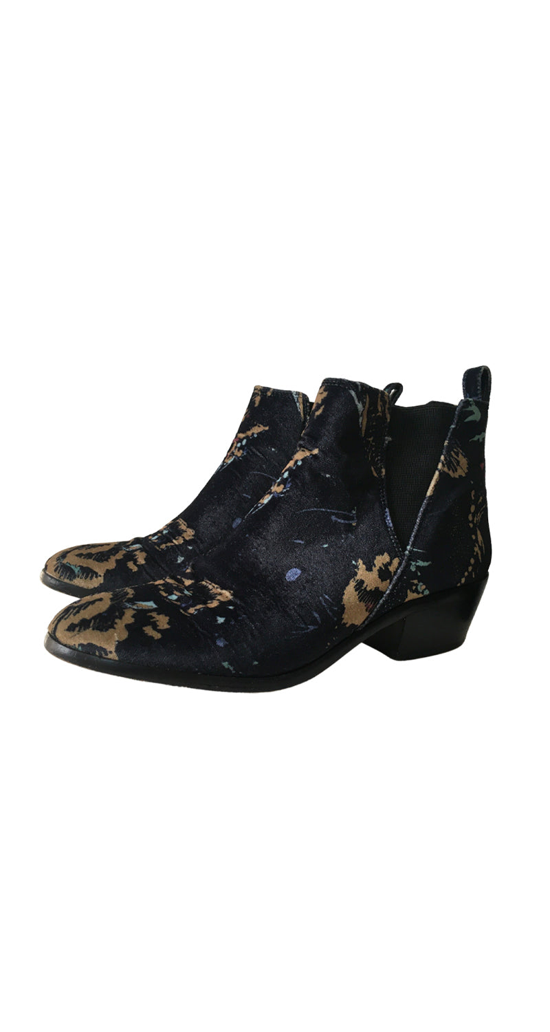 Botin Abstract Print