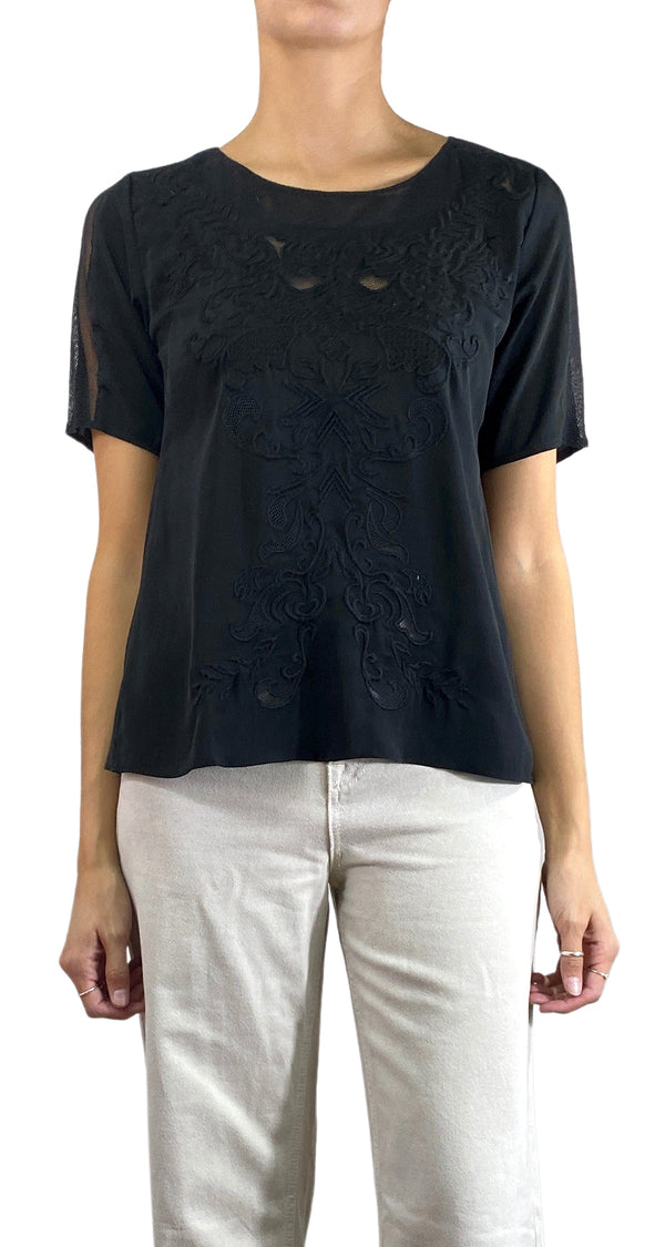 Blusa Negra Bordada