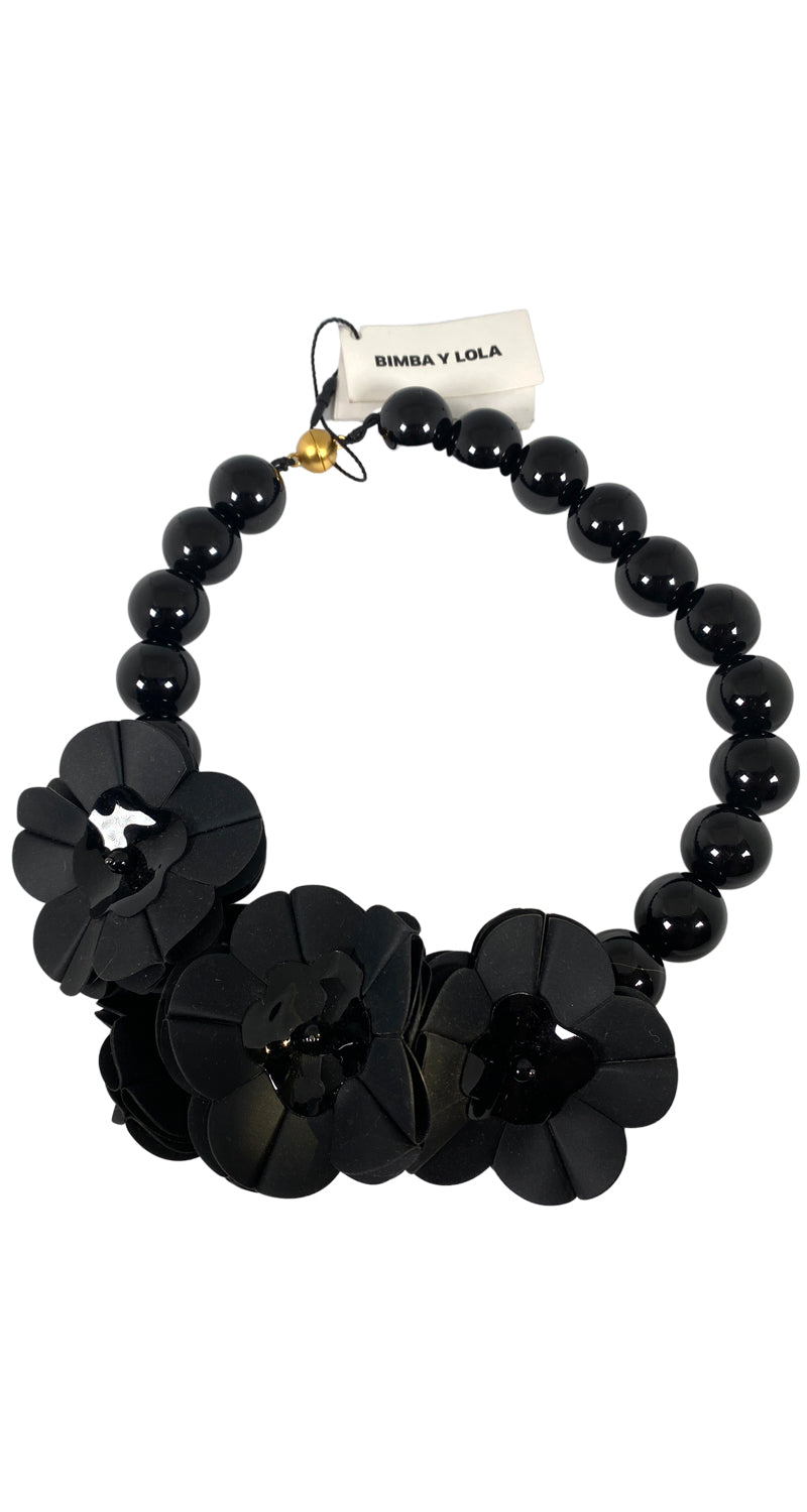 Collar Black Flowers