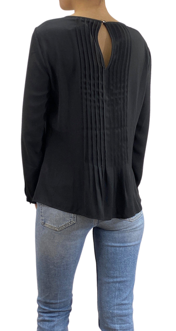 Blusa Negra Plisada